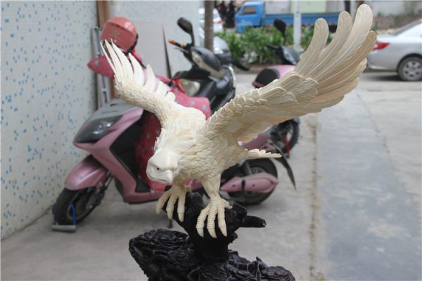 猛犸象牙老鹰摆件雕刻大鹏展翅老鹰