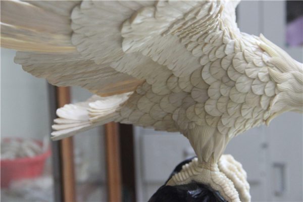 猛犸象牙老鹰摆件雕刻大鹏展翅老鹰 - 图片 3
