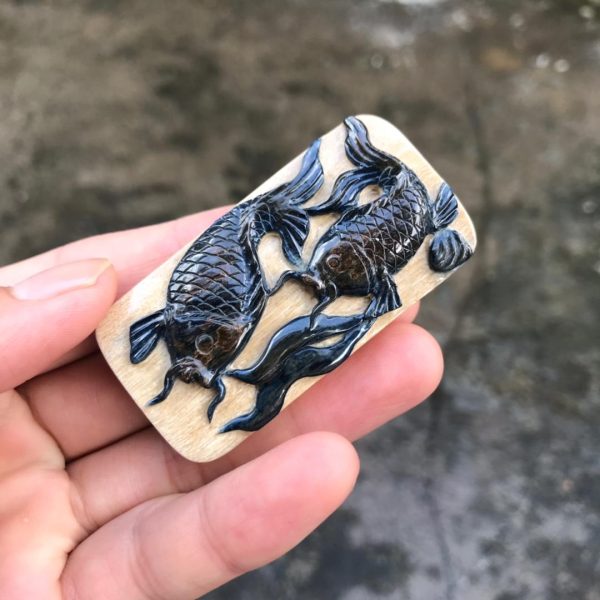猛犸象牙蓝皮巧雕年年有余锦鲤牌子挂件 - 图片 2