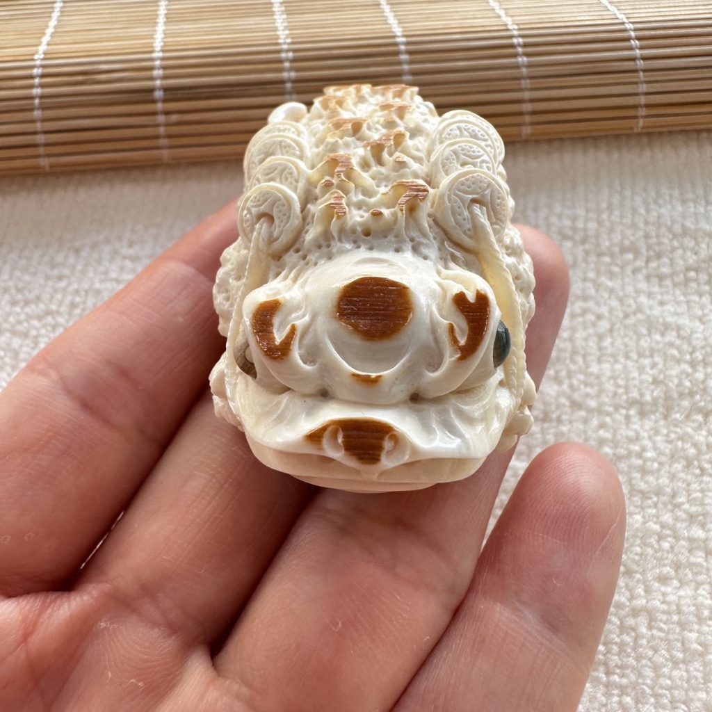 猛犸象牙手把件金蟾招财进宝的珍藏佳品