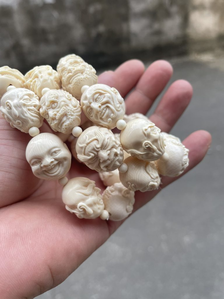 猛犸象牙十八罗汉手串—雕琢千年的神韵,尽显非凡品味