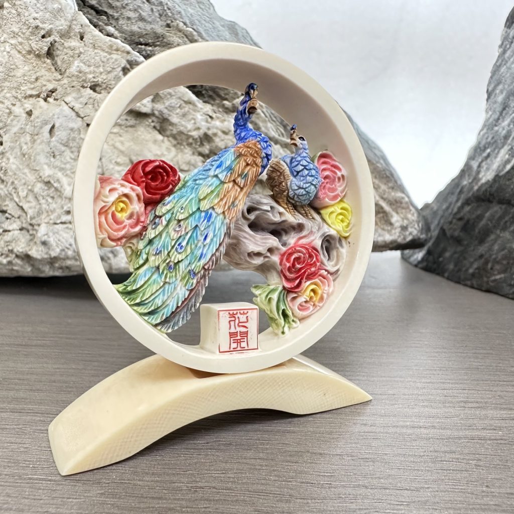 猛犸象牙孔雀挂件——高雅华贵的收藏佳品