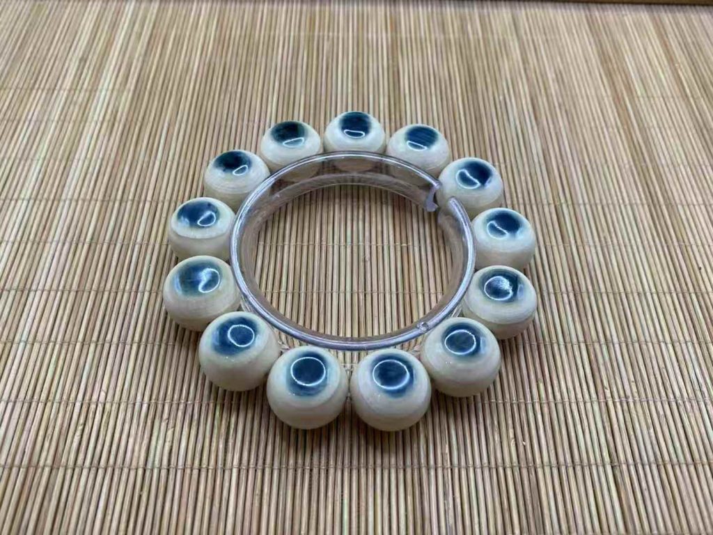 猛犸象牙蓝眼睛手串｜18mm大珠 · 13颗精选 · 天然蓝皮稀有收藏级