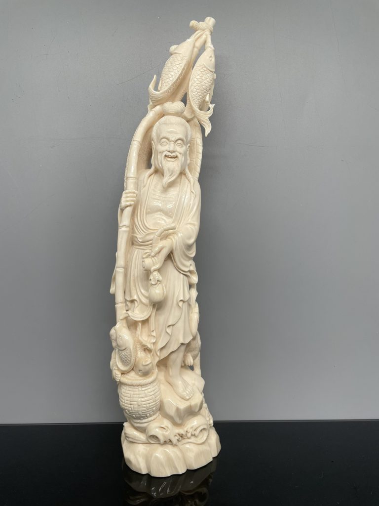 猛犸象牙精品渔夫垂钓摆件一体镂空雕刻 收藏级艺术珍品