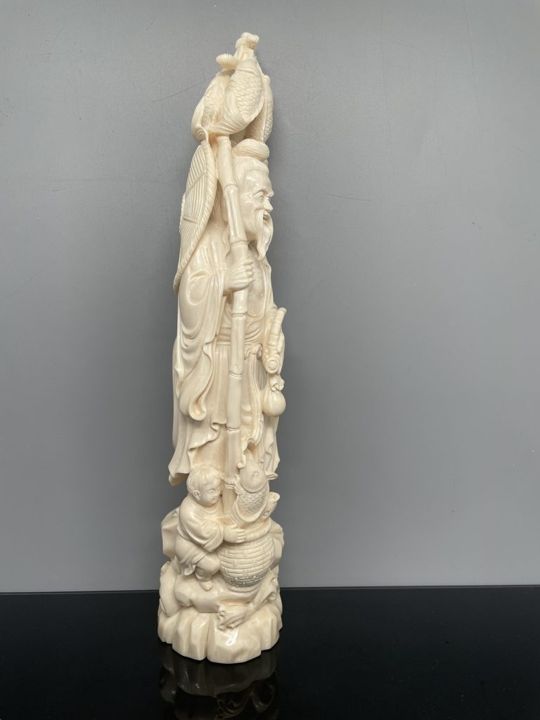 猛犸象牙精品渔夫垂钓摆件一体镂空雕刻 收藏级艺术珍品