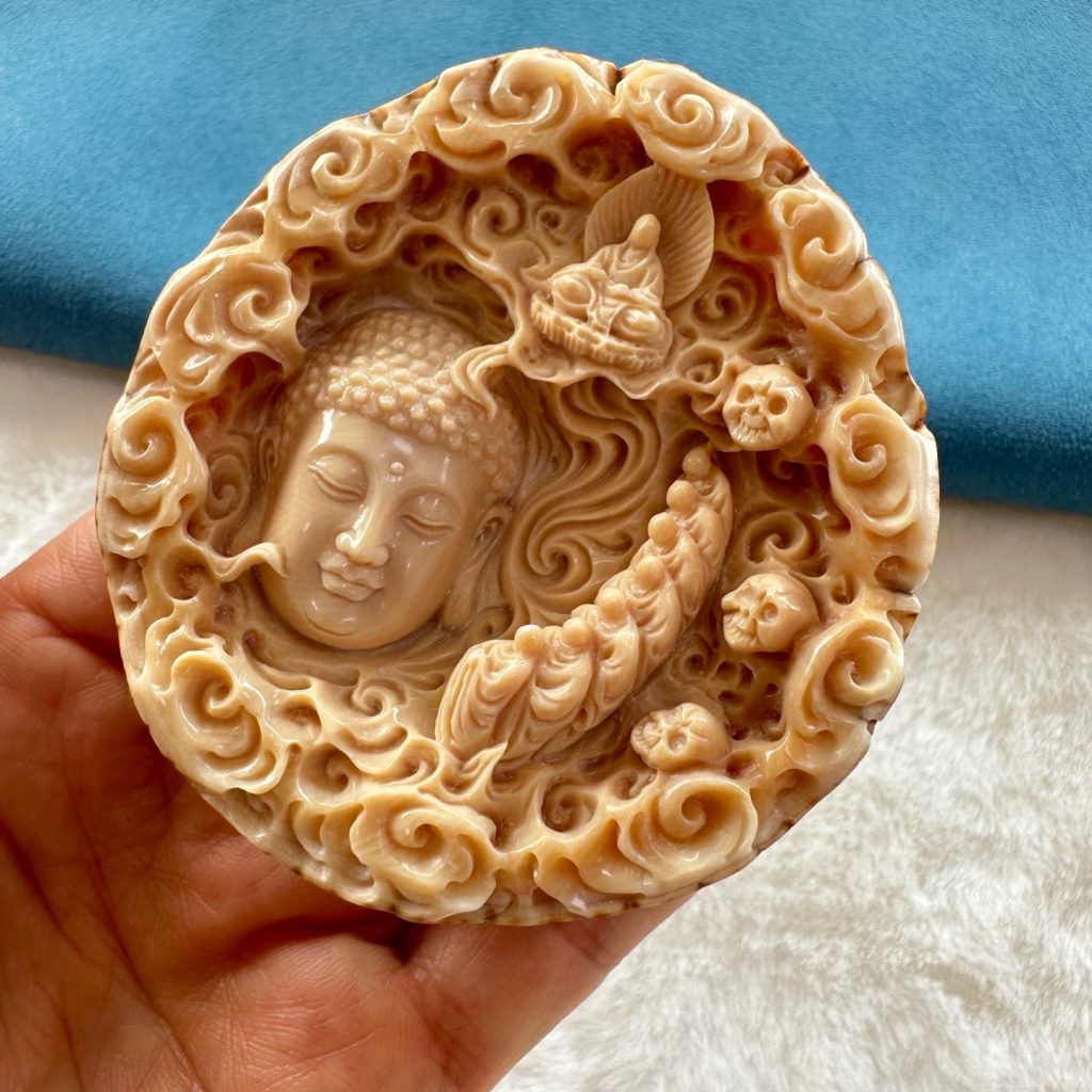 猛犸象牙三世佛手玩件 精湛满雕工艺 奶黄果冻料文玩把件